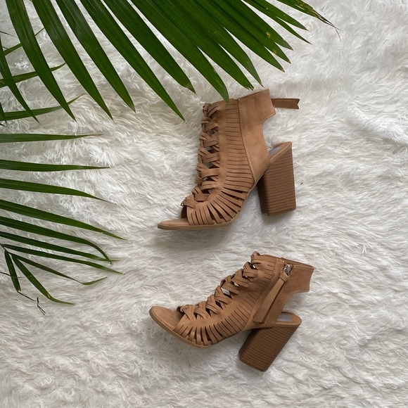 SOLD Dolce Vita Amina Woven Sandals - Picture 3 of 5